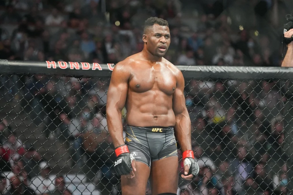 “If I meet a woman, I change sidewalks so as not to frighten her”: Francis Ngannou on his private life