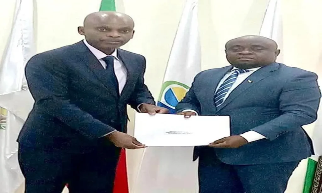 Maximin Mangoualamangoye: the new Ambassador of Gabon to Togo presents his credentials to Robert Dussey