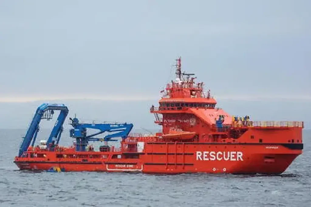 Gabon: a trawler taken by storm, 03 crew members removed
