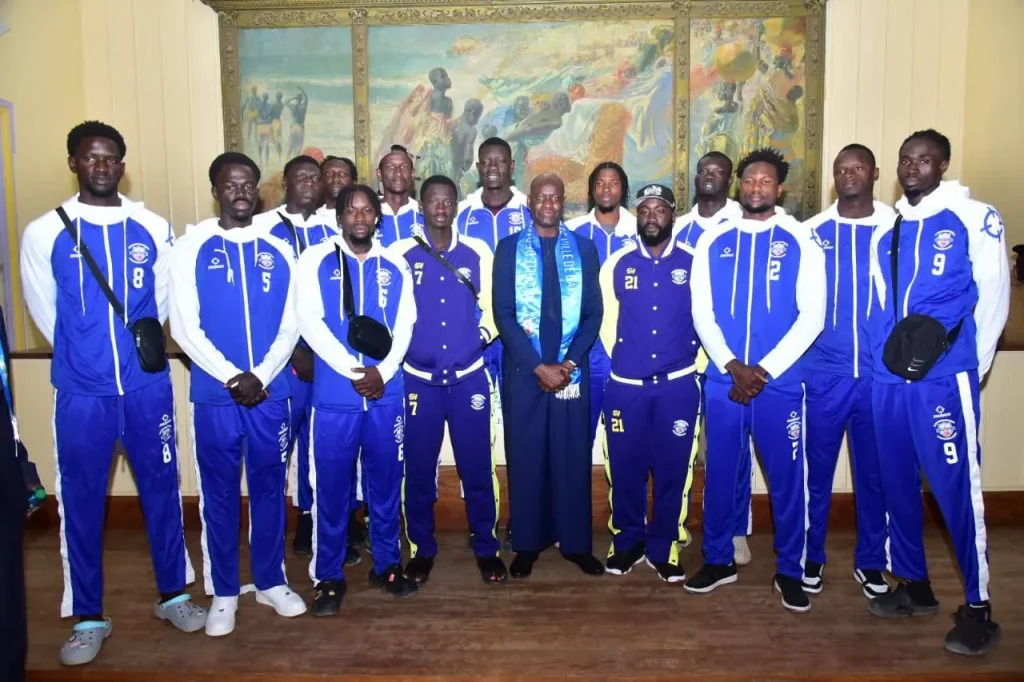 After a great season: Asc Ville de Dakar presents its trophies to Mayor Abass Fall