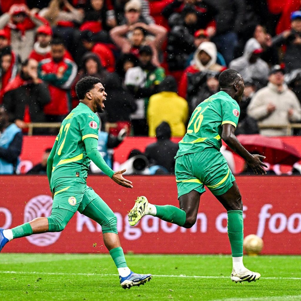 Pape Guèye writes history: Senegal’s 100th goal offers the CAN to the Lions