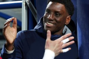 Le Havre is thinking of Demba Ba to succeed Mathieu Bodmer