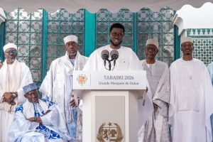 Prayer at the Grand Mosque: the Head of State calls for strengthening national solidarity