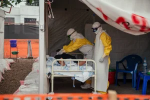 Ebola epidemic: a first case identified in France, in a doctor returning from the DRC