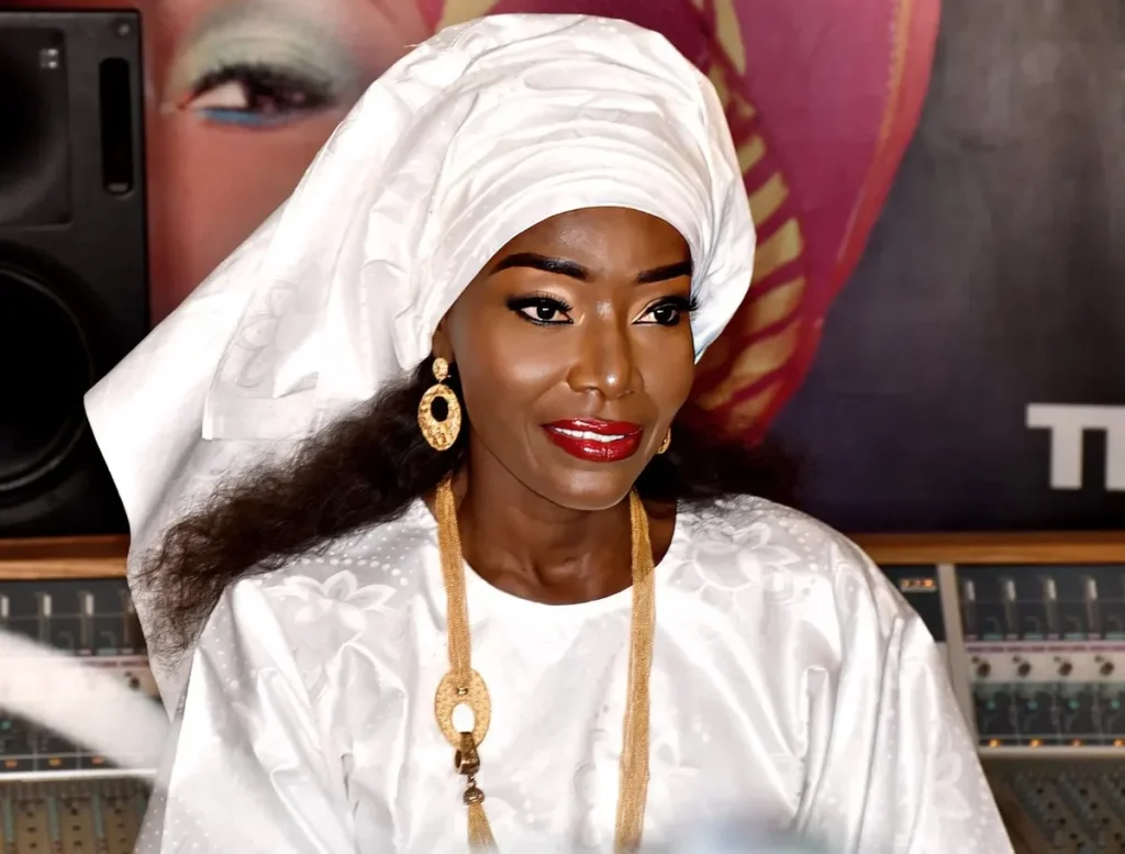 “Expense” by Coumba Gawlo Seck: The viral resurrection of an “Aldiana” classic