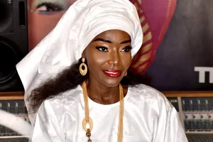 “Expense” by Coumba Gawlo Seck: The viral resurrection of an “Aldiana” classic