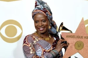 Angélique Kidjo soon engraved in the sidewalk of Hollywood: a star for all of Africa