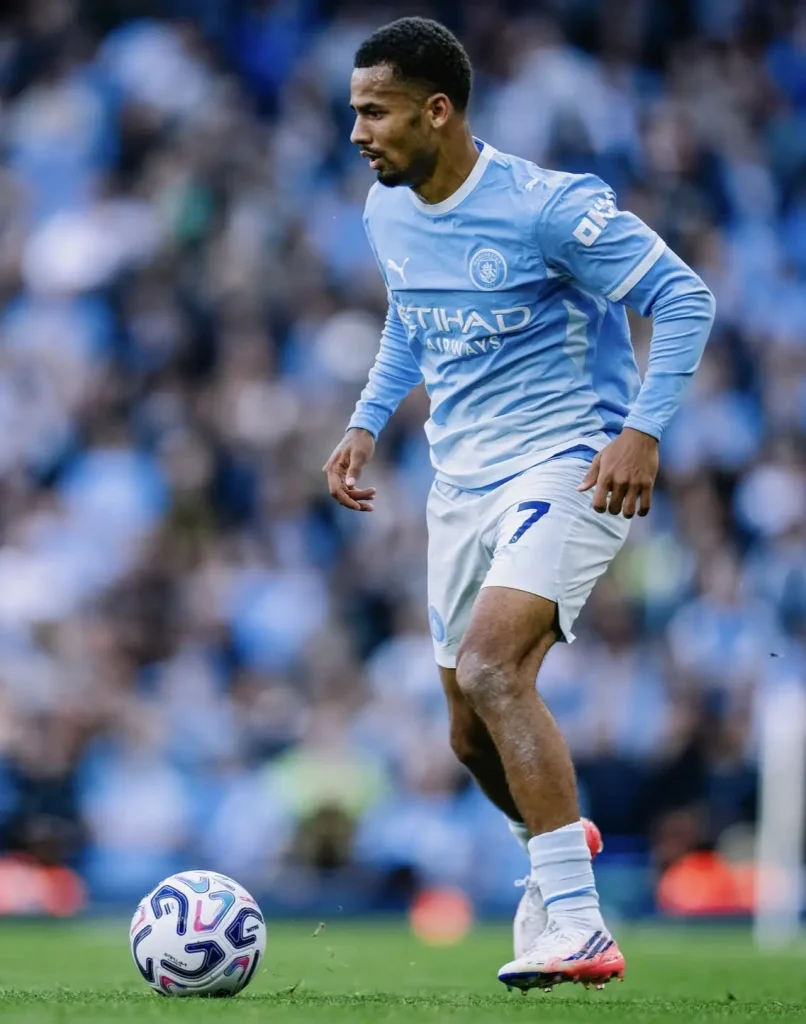Premier League: Iliman Ndiaye dazzles the Etihad Stadium on his debut