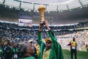 The long love story between Youssou Ndour and football